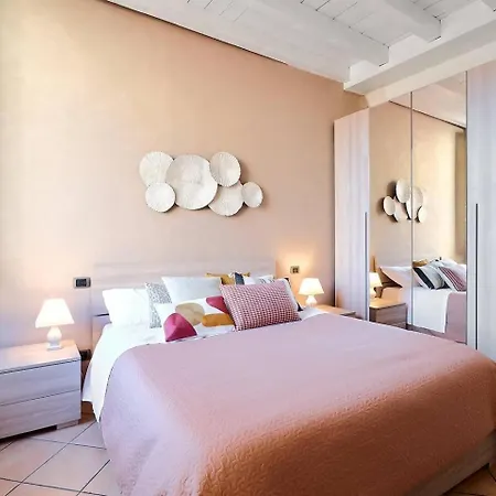 Domus Dea Alta Apartment *